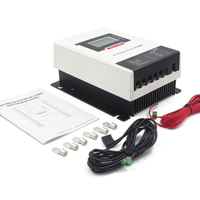 IP32 DC DC 충전기 MPPT 태양 충전기 30A 가벼운 12 / 24Vdc 등급 전압