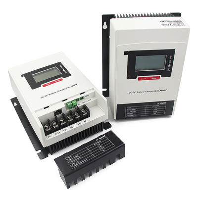 좋은 가격 60A 12Vdc Max.Alternator DC DC 충전기 50A MPPT 태양 충전기 700W PV 입력 전력 온라인으로